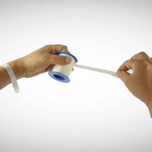 Băng dính cuộn vải lụa y tế Tanaphar UGOTANA 5cmx5m